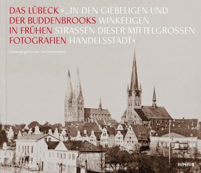 »... in den giebeligen und winkeligen Straßen dieser mittelgroßen Handelsstadt« 