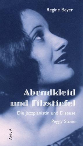Abendkleid und Filzstiefel 