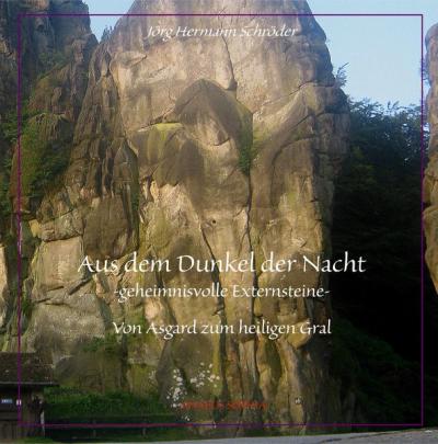 Aus dem Dunkel der Nacht -geheimnisvolle Externsteine- 